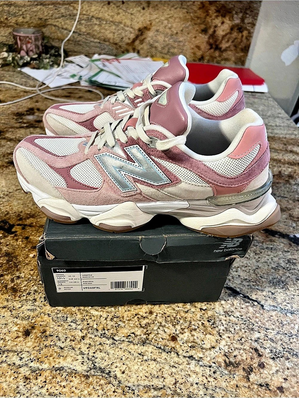 New Balance 9060 Rose Pink U9060FRL Men’s 10.5 / Women’s 12